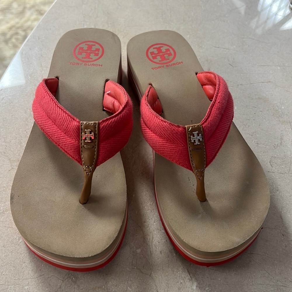 tory burch flip flops